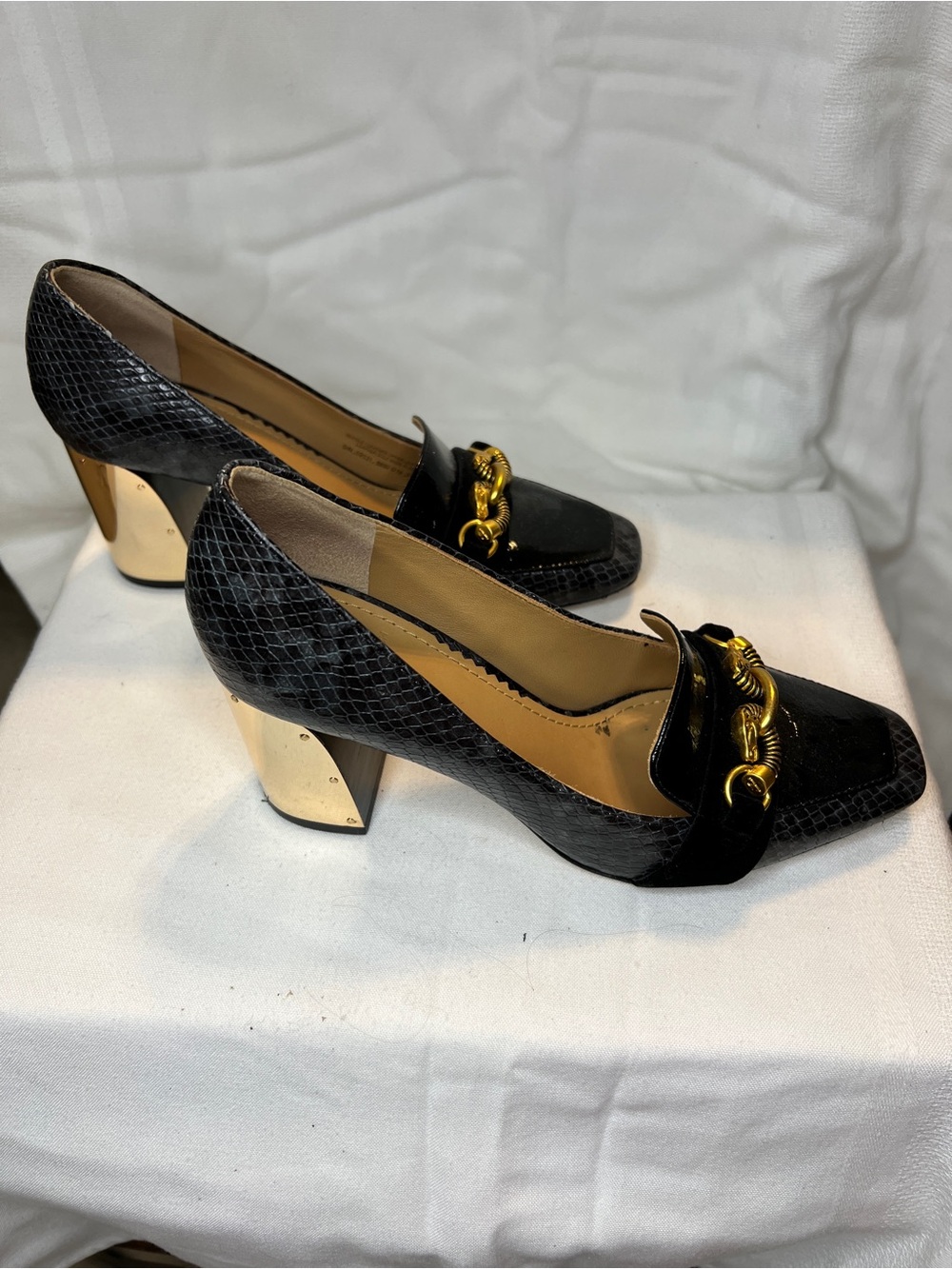 EC Tory Burch Jessa Pumps. Snake Print, Velvet, Leather. Gold Accents. Women’s 7 - Picture 2 of 7